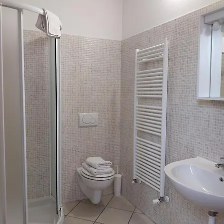 All'ombra Del Campanile Apartman *